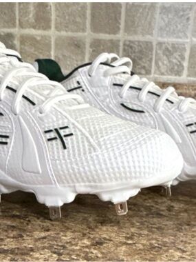 Under Armour Glyde sola pro HOVR  women’s Baseball Cleats White Size 8.5 no box